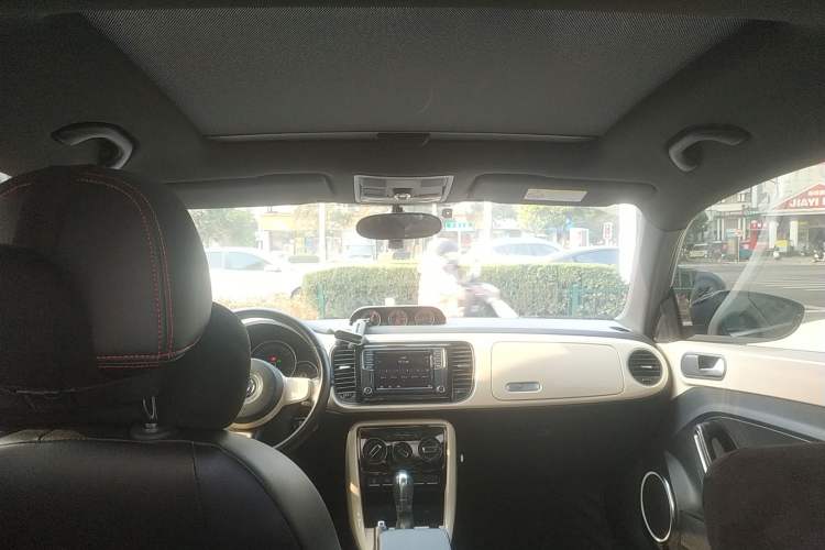 Used Volkswagen Beetle 2018 180TSI Joyful Orange Edition
