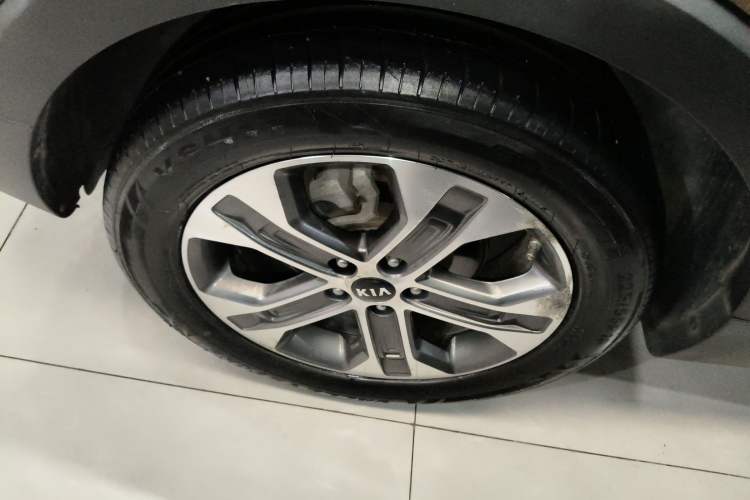 Used Kia Sportage R 2019 2.0L Automatic Smart Luxury Edition Right Rear Wheel Hub