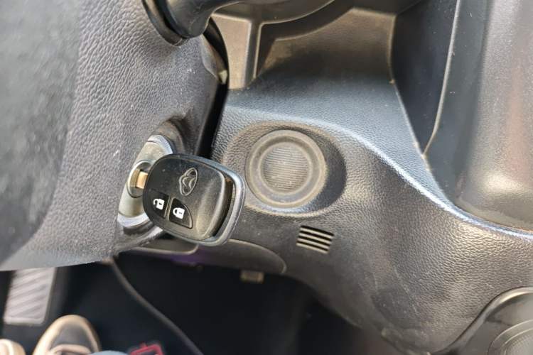 Used CHANGAN OSHAN X70A 2019 1.5L Manual Basic Version China VI Standard Vehicle Key