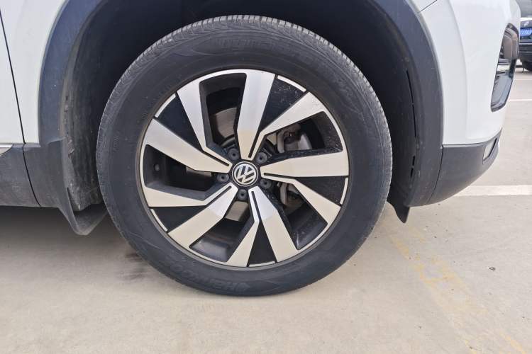 Used Volkswagen Tayron 2019 330TSI Two-Wheel Drive Luxury Model China VI Standard Right Front Wheel Hub