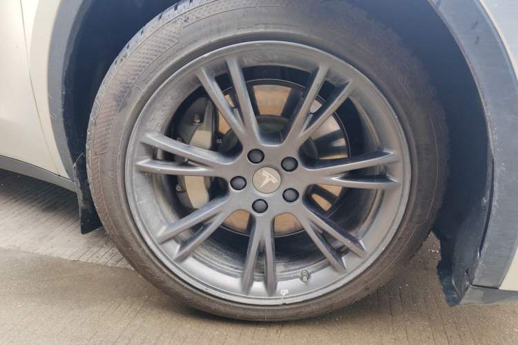 Used Tesla Model Y 2024 Long-Range All-Wheel-Drive Version