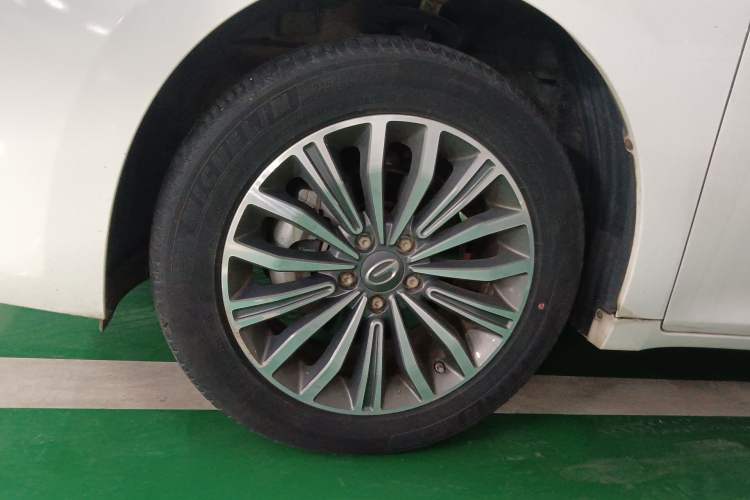 Used GAC Trumpchi M6 2019 270T Automatic Luxury Edition (7-seater) China V Standard Left Front Wheel Hub