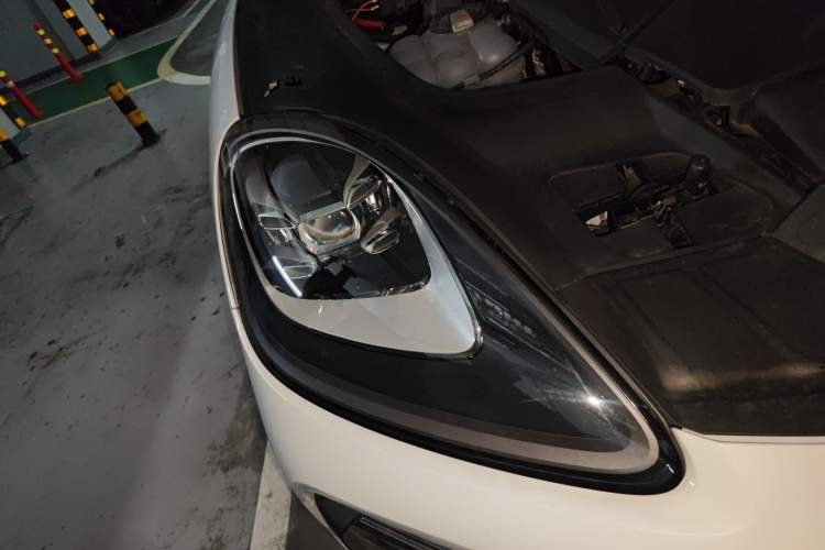 Used Porsche Cayenne 2023 Cayenne Coupé 3.0T Platinum Edition Right Front Headlight