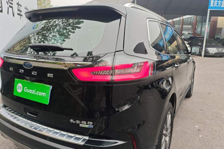 Used Ford Edge 2022 PLUS EcoBoost 245 Four-Wheel Drive Platinum Edition 7-Seater