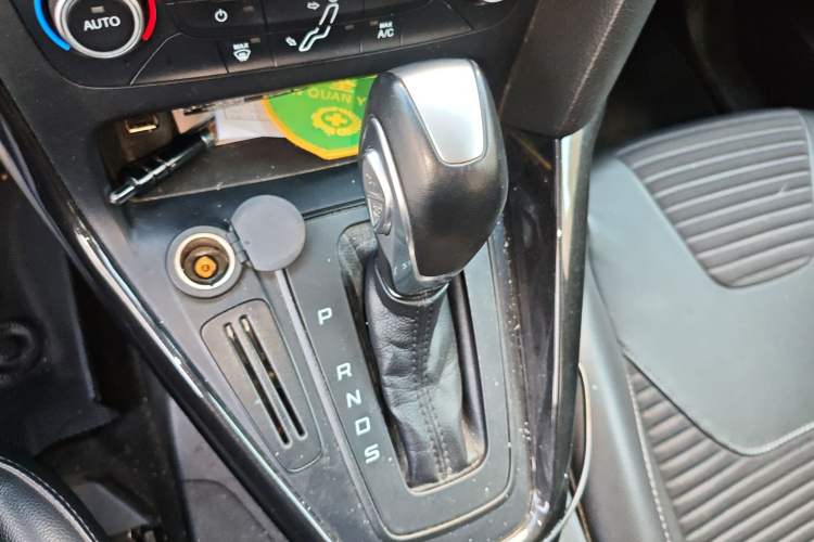 Used Ford Focus 2017 Hatchback 1.6L Automatic Fashion Edition Smart Drive Version