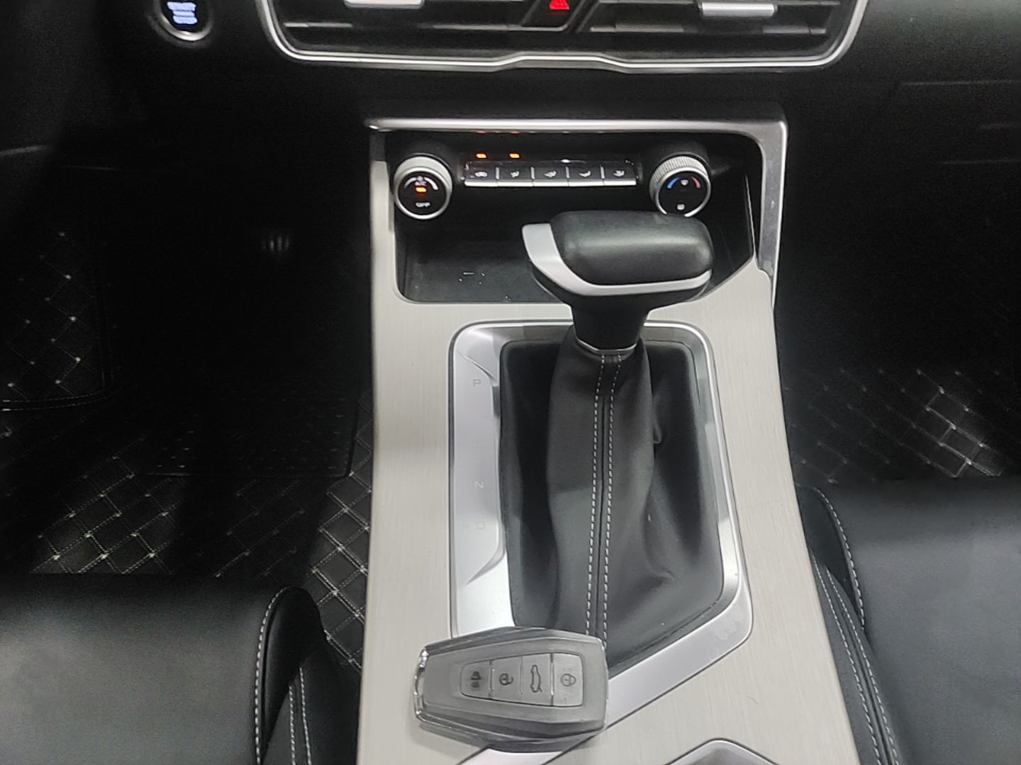 Geely Auto Coolray 2025 1.5L CVT Super Edition — снимка 16