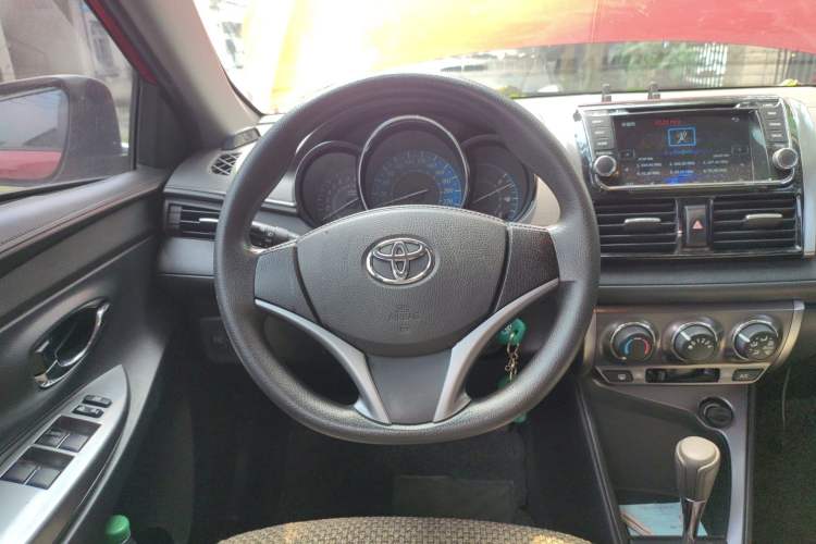 Used Toyota YARiS L Zhi Xuan 2015 1.5E Automatic Charm Edition Steering Wheel