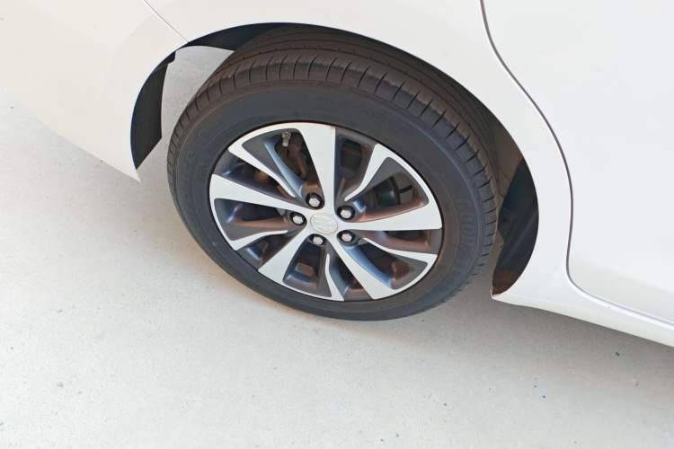 Used Buick Excelle GX 2019 18T Automatic Connected Elite Model China VI Standard Right Rear Wheel Hub