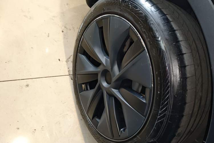 Used Tesla Model Y 2023 Rear-Wheel-Drive Version