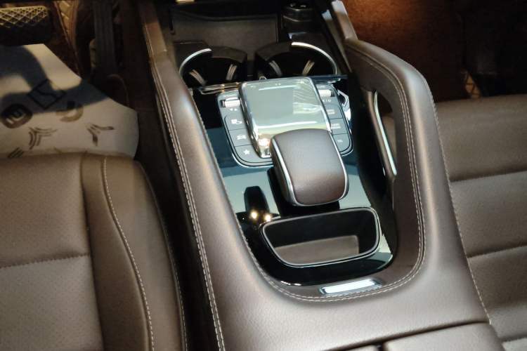 Used Mercedes-Benz GLE 2022 GLE 350 4MATIC Stylish Model Gear Lever