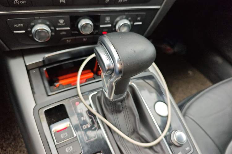 Used Audi A7 2012 2.8FSI quattro Ambition model Gear Lever