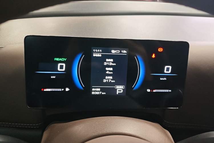 Used Wuling Starlight 730 2025 Model Plug-in Hybrid 125km Luxury Edition