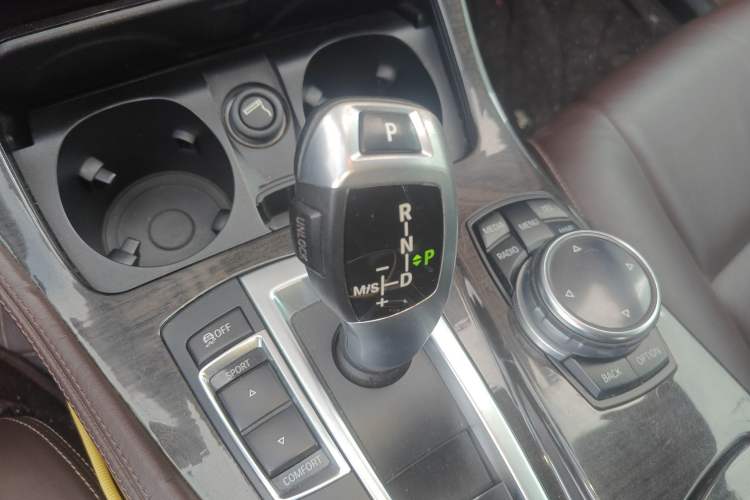 Used BMW 5 Series 2014 525Li Luxury Design Package
