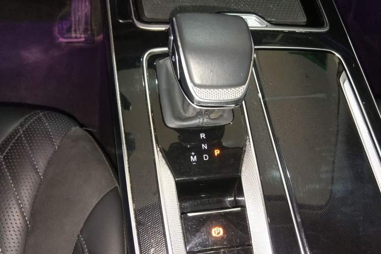 Used Hongqi HS5 2023 2.0T Four-Wheel Drive Flagship Pro Edition Gear Lever