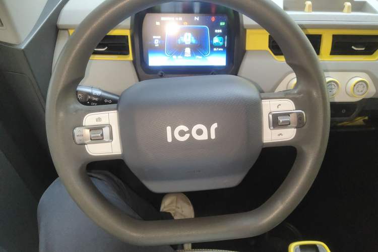 Used Chery QQ Ice Cream 2022 170km Sundae Phosphate Lithium-Ion Steering Wheel