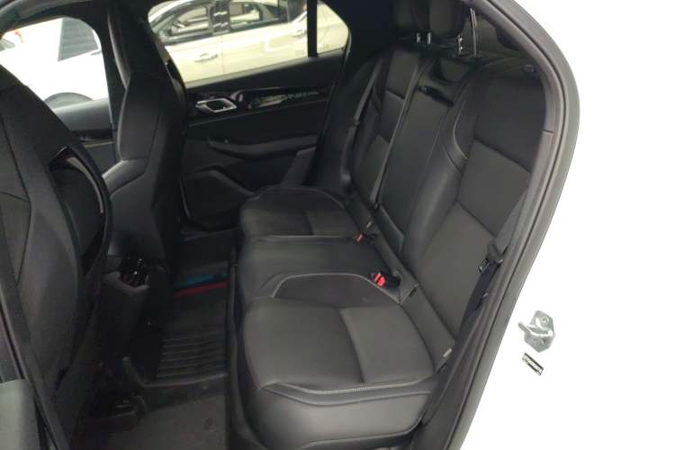 Used Lynk & Co 03 2023 1.5TD DCT JingPro Left Rear Seat