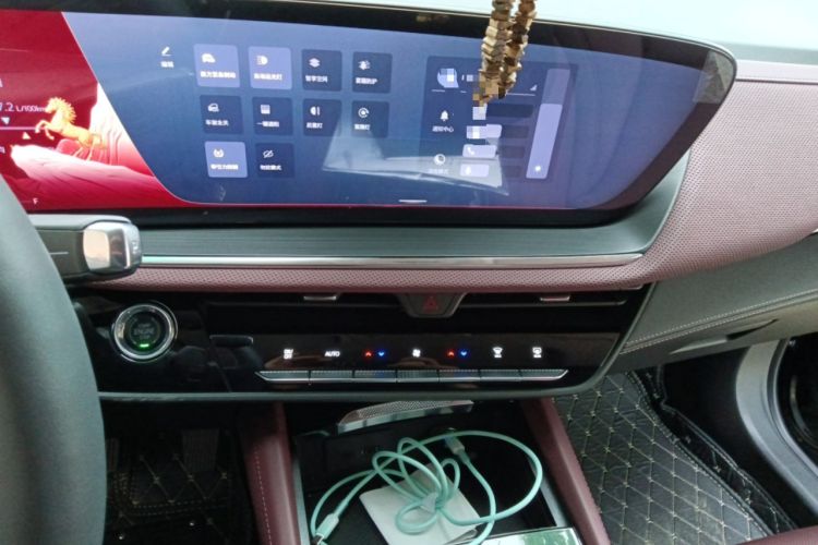 Used Buick Envision 2026 Model Equinox Plus 28T Two-Wheel-Drive Platinum Edition