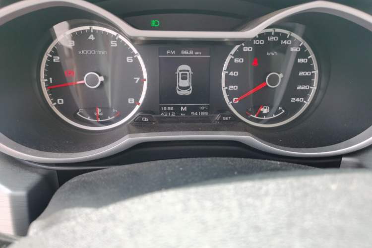 Used Geely Auto Emgrand X7 Sport 2016 2.0L Manual ZhiShang Version Odometer Close Up