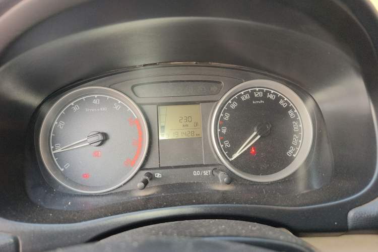 Used Skoda Fabia 2011 1.4L Manual Crystal Edition Instrument Cluster