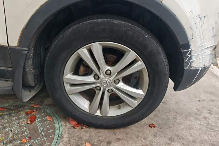 Used HYOSOW S3 2014 1.5L Comfort Version China IV Emission Standard Right Front Wheel Hub