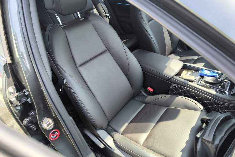 Used Mazda 3 Axela 2020 2.0L Automatic Zhiya Edition Right Front Seat