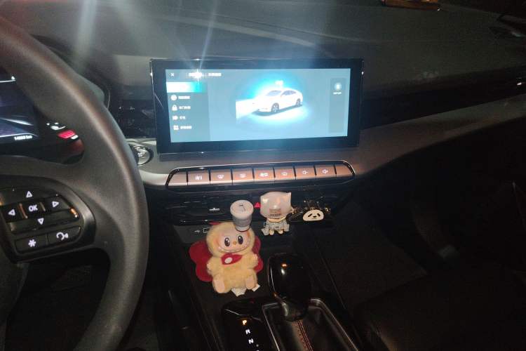 Used MG 5 2022 180 DVVT CVT Youth Luxury Edition Audio And AC Panel