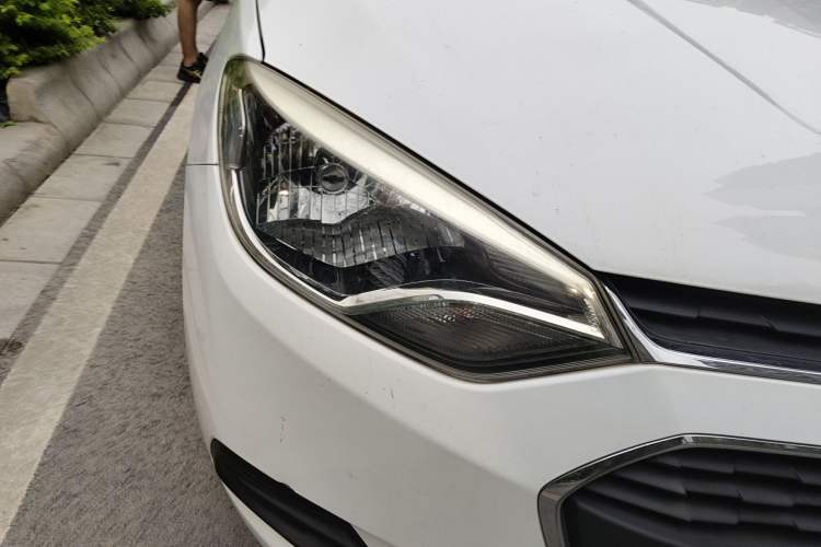 Used Chevrolet Lova RV 2016 1.5L Automatic Comfort Edition Right Front Headlight