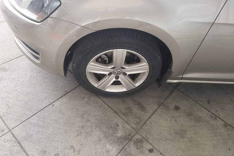 Used Volkswagen Golf 2017 1.6L Automatic Comfort Million-Vehicle Anniversary Edition