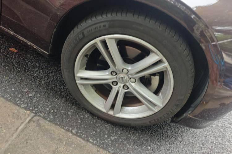 Used Volvo S90 2017 T4 Zhiyuan Edition Right Front Wheel Hub