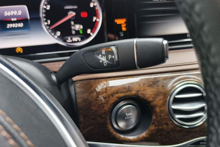 Used Mercedes-Benz S-Class 2014 S 320 L Business Model