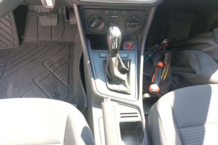 Used Volkswagen Lavida 2017 1.6L Automatic Fashion Edition
