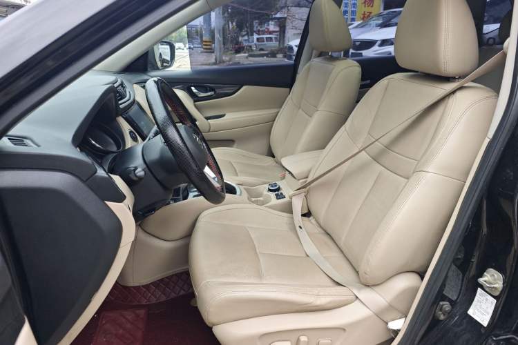 Used Nissan X-Trail 2017 2.5L CVT Luxury Edition 4WD Left Front Seat