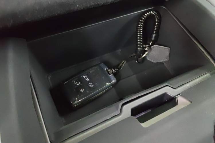 Used Land Rover Defender 2025 110 3.0T P400 – Dynamic HSE