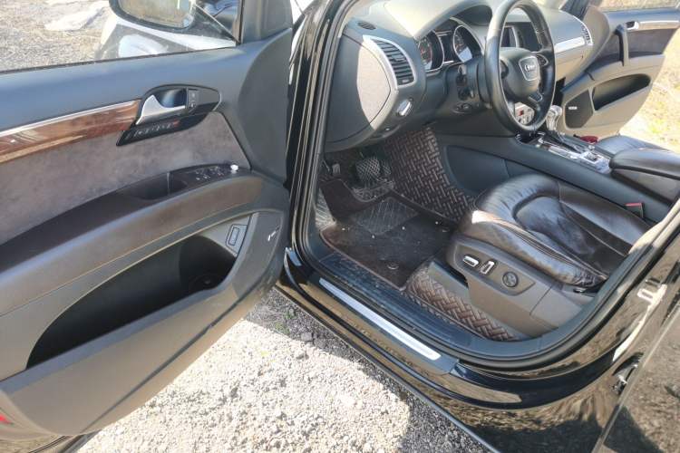 Used Audi Q7 2012 3.0 TFSI Comfort Model (200kW) Driver Seat