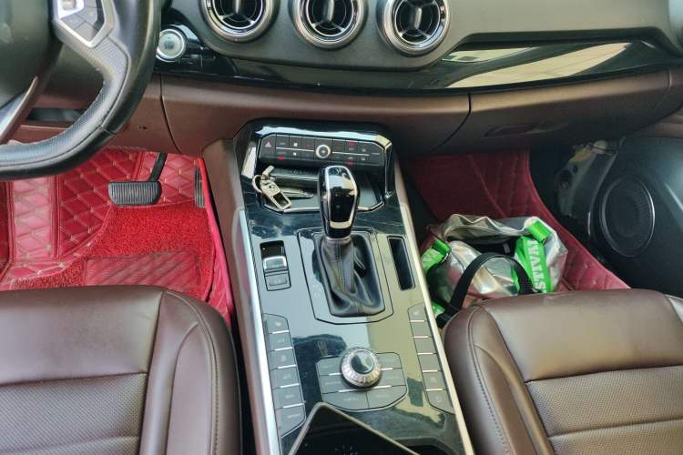 Used Wey VV7 2017 2.0T Ultra-Luxury Version Gear Lever