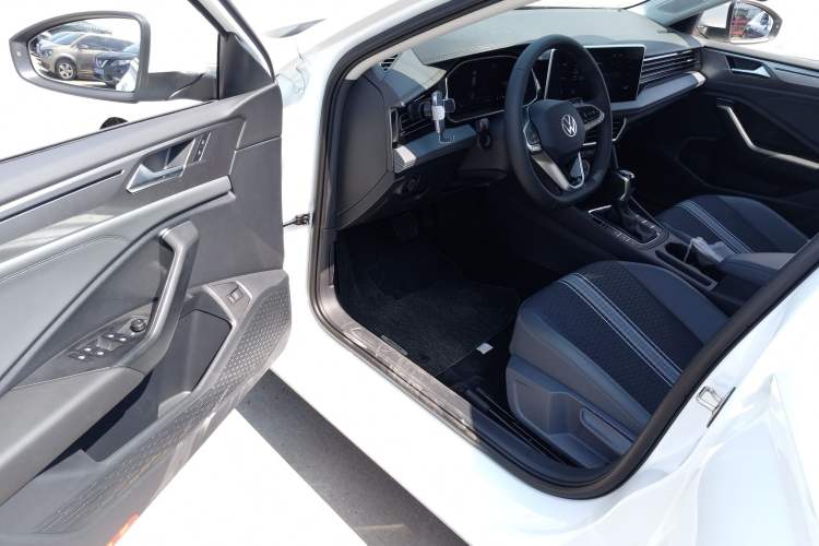 Used Volkswagen Sagitar 2023 200TSI DSG Flyover Edition Driver Seat