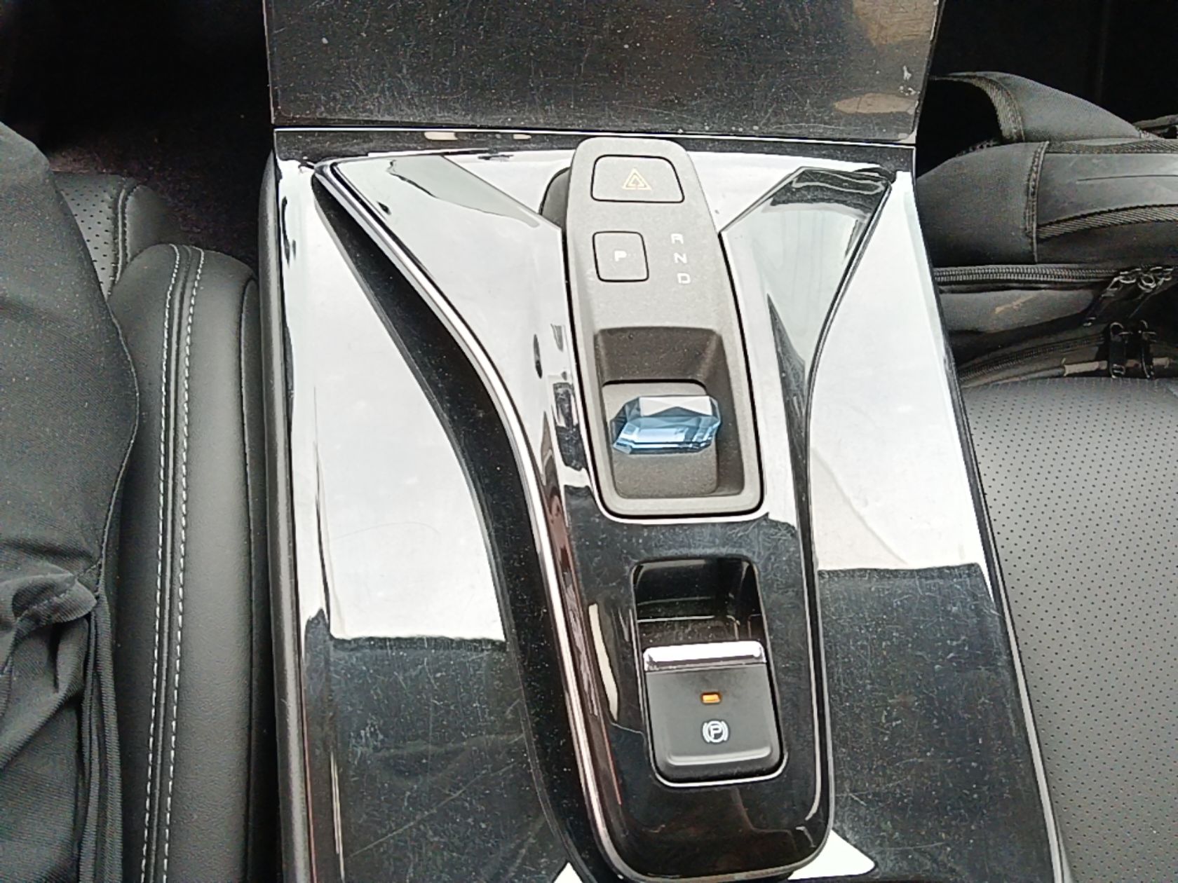 Dongfeng Aeolus Mage 2023 1.5T Luxury Edition — снимка 16