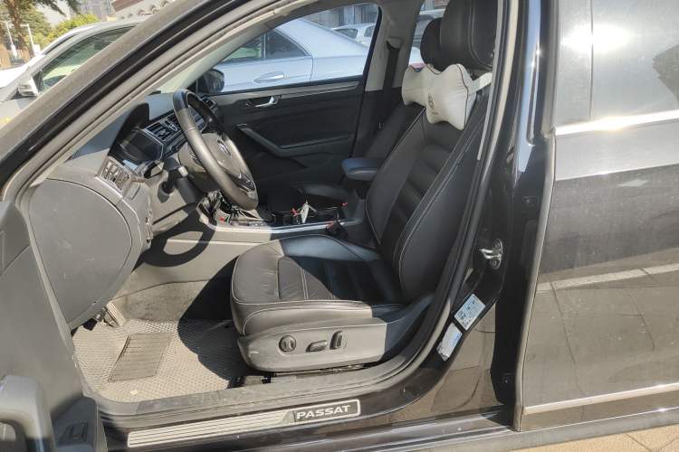 Used Volkswagen Passat 2017 330TSI DSG Luxury Edition

