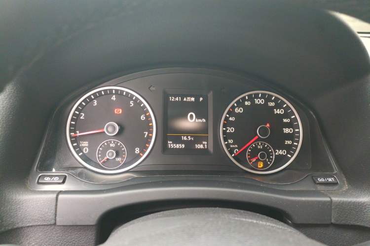 Used Volkswagen Tiguan 2015 1.8TSI Automatic All-Wheel-Drive Luxury Model Instrument Cluster