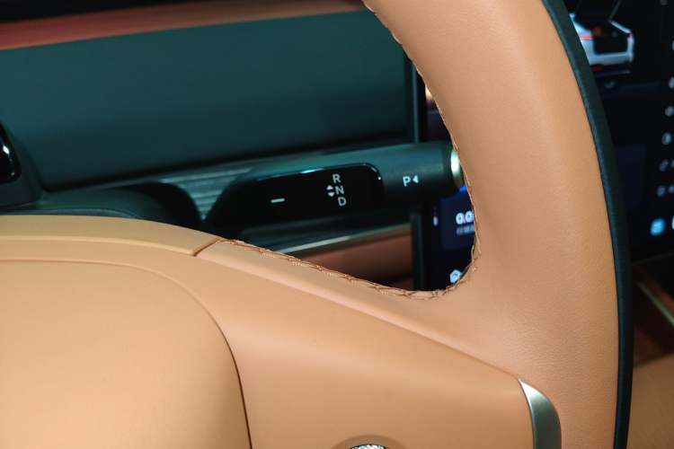 Used ONVO L60 2024 60 kWh Rear-Drive Version