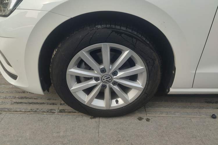 Used Volkswagen Golf Sportsvan 2020 280TSI Automatic Curious Model Left Front Wheel Hub