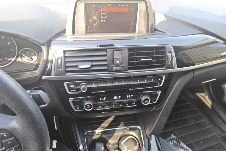 Used BMW 3 Series 2017 320Li Fashion Model Audio And AC Panel