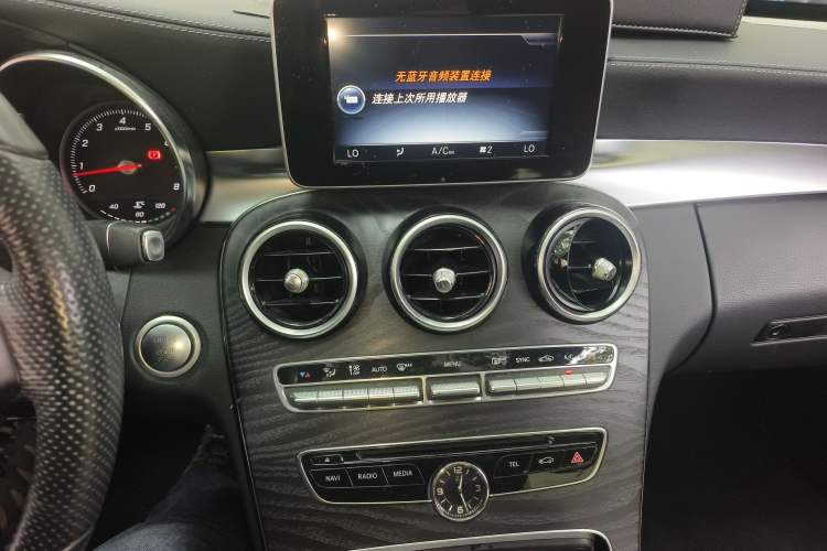 Used Mercedes-Benz C-Class 2015 Revised C 200 L Sport Edition Audio And AC Panel