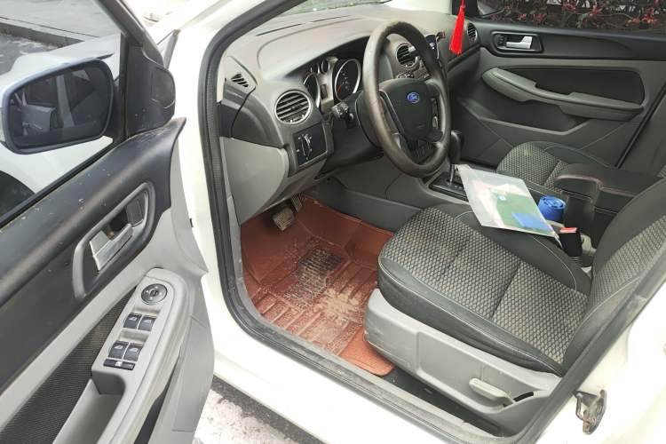 Used Ford Focus 2013 Hatchback Classic 1.8L Automatic Base Model
