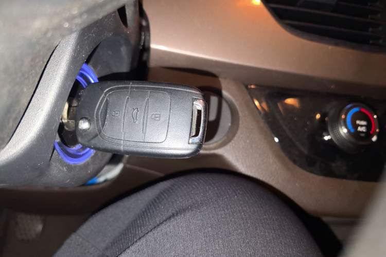 Used Baojun 310W 2017 1.5L Manual Fashion Model China V