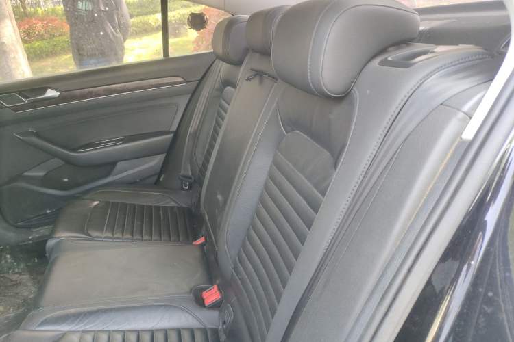 Used Volkswagen Magotan 2018 Facelift 330TSI DSG Luxury Model Left Rear Seat