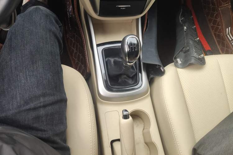 Used Changan Eado 2015 1.6L Manual Luxury Model China V Standard
