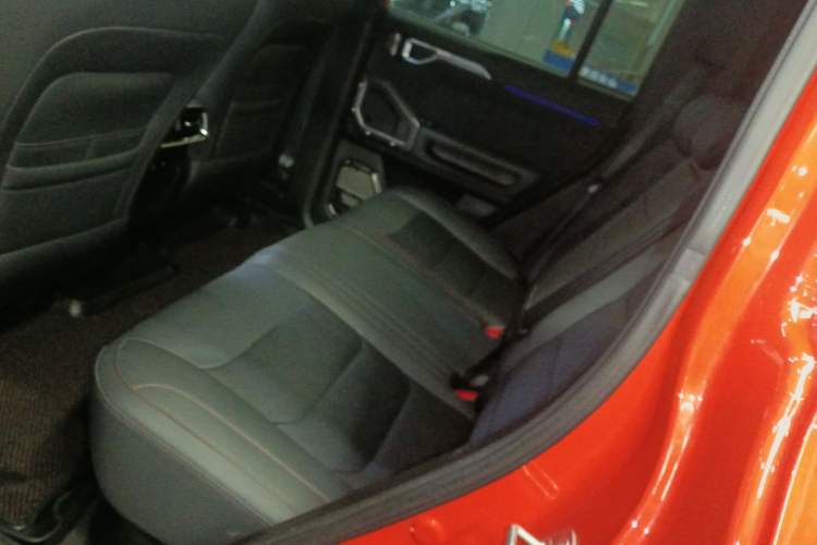 Used JETOUR Shanhai Traveler C-DM 2024 C-DM 208KM Mountain & Wilderness Edition
