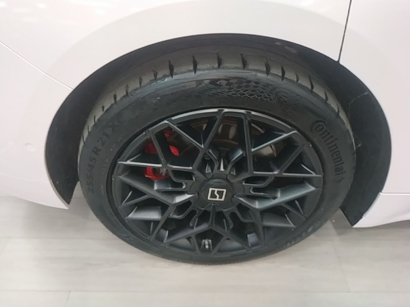 Zeekr 001 2026 95° All-Wheel-Drive Max Edition — снимка 11