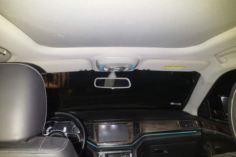 Used Zotye Domy X7 2017 1.8T Manual Luxury Model
